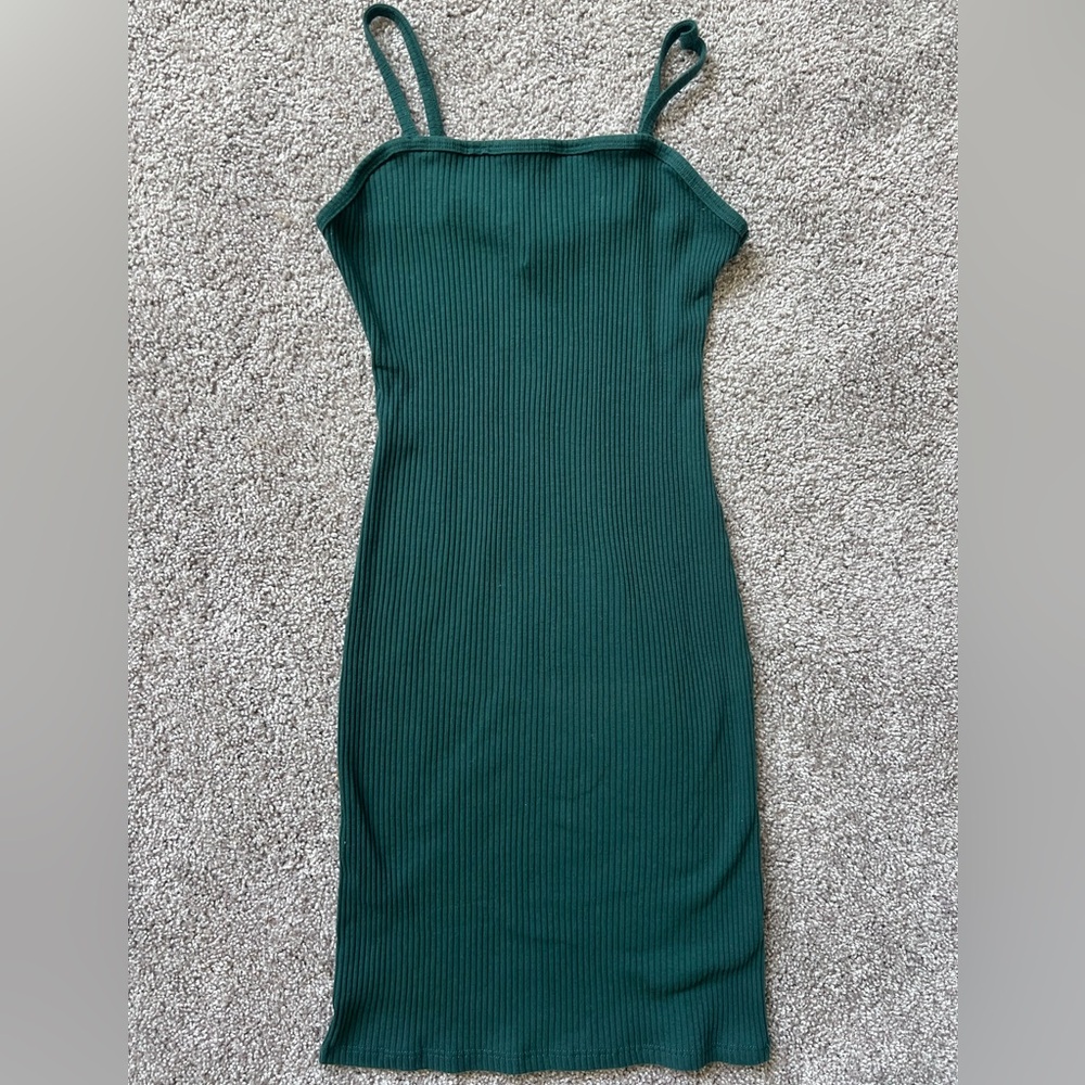 GREEN BODY CON RIBBED MINI GREEN DRESS (size small)